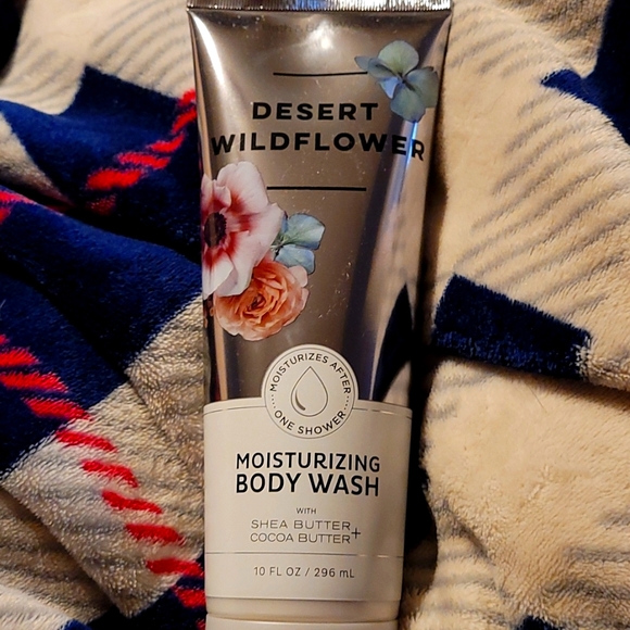Desert wildflower moisturizing body wash - Picture 1 of 3